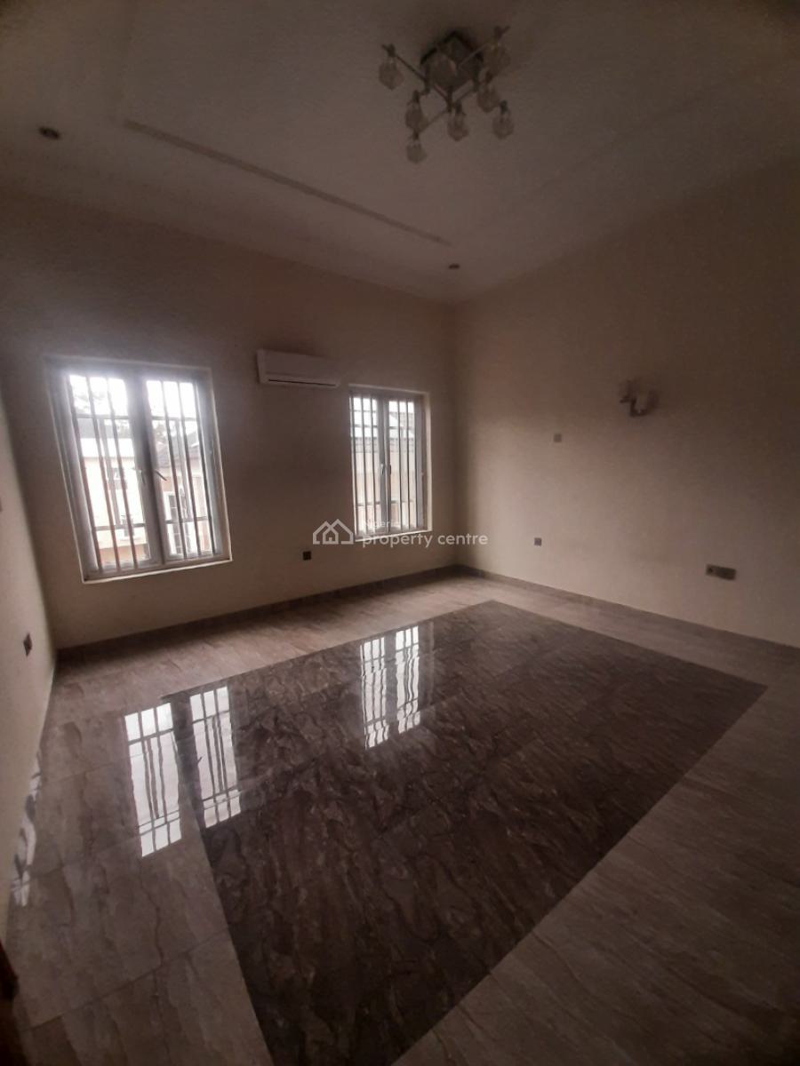 Serviced 3 Bedroom En-suite Flat with Fitted Kithen/pantry, Cooker, Ikoyi, Lagos, Flat / Apartment for Rent