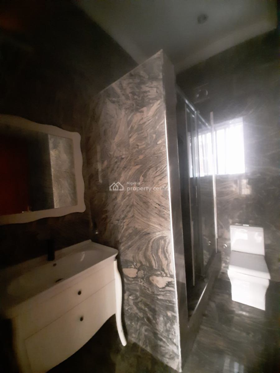 Serviced 3 Bedroom En-suite Flat with Fitted Kithen/pantry, Cooker, Ikoyi, Lagos, Flat / Apartment for Rent