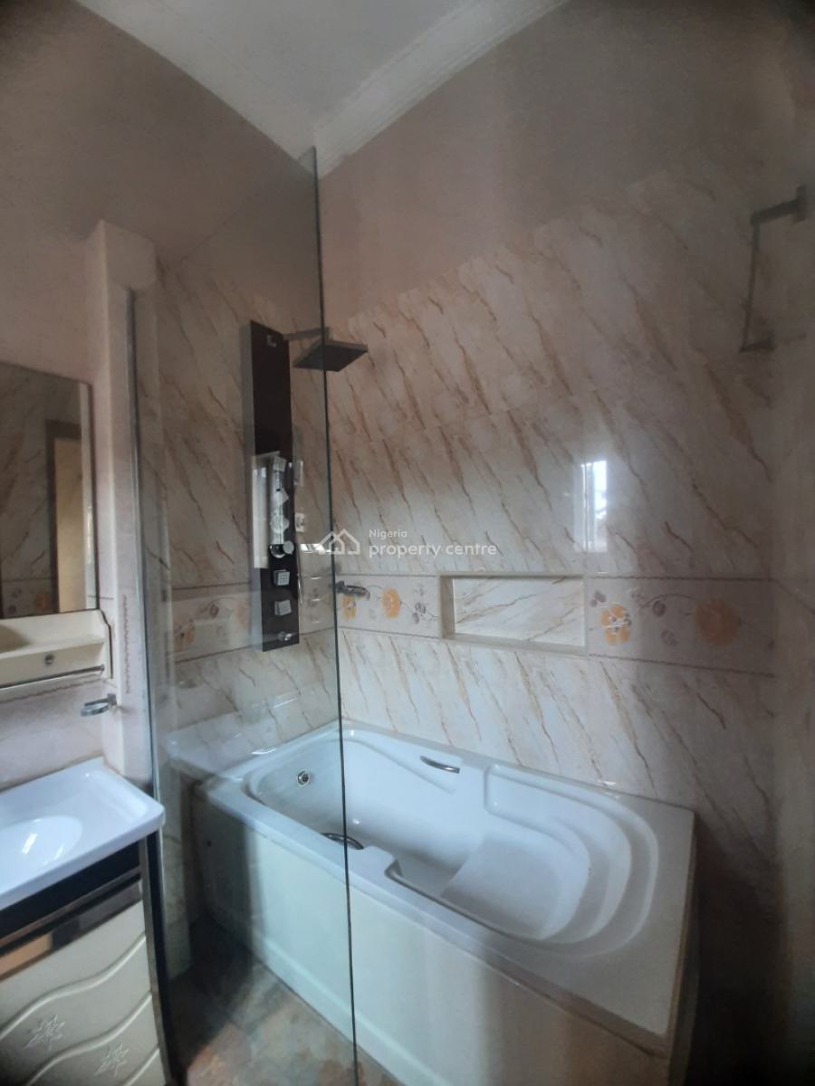 Serviced 3 Bedroom En-suite Flat with Fitted Kithen/pantry, Cooker, Ikoyi, Lagos, Flat / Apartment for Rent