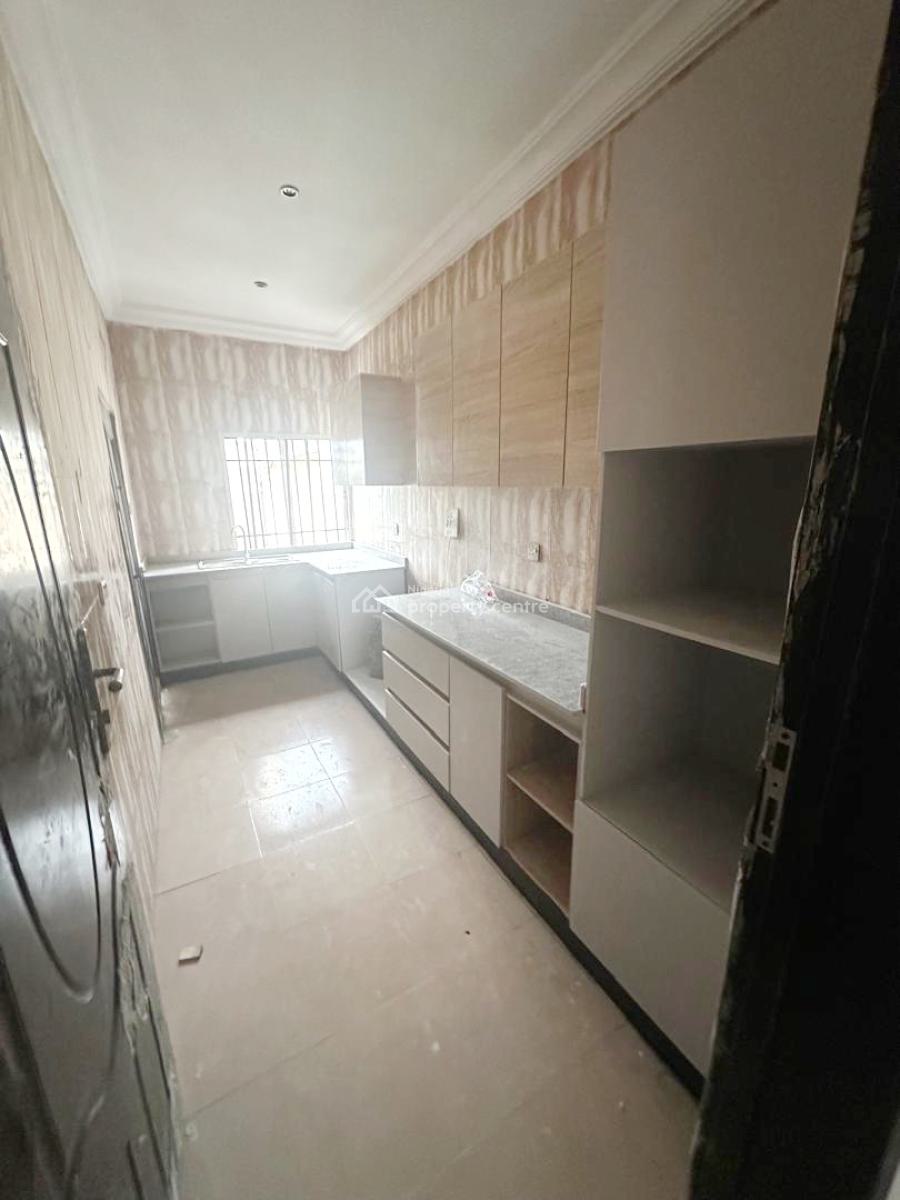 Luxury & Well Maintained 3 Bedroom Apartment in an Estate, Gbagada, Lagos, Flat / Apartment for Rent