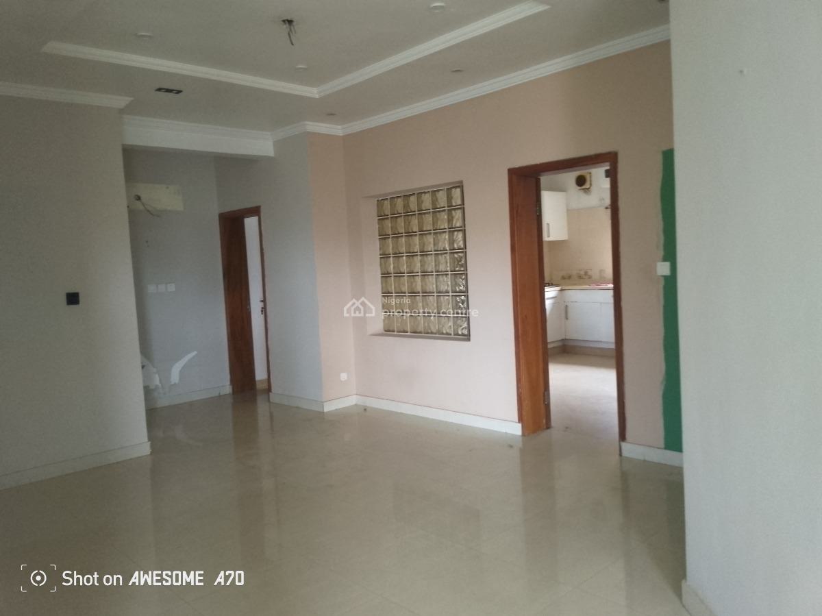Spacious 3 Bedroom Flat with Bq Upstairs, Admiralty, Lekki Phase 1, Lekki, Lagos, Flat / Apartment for Rent
