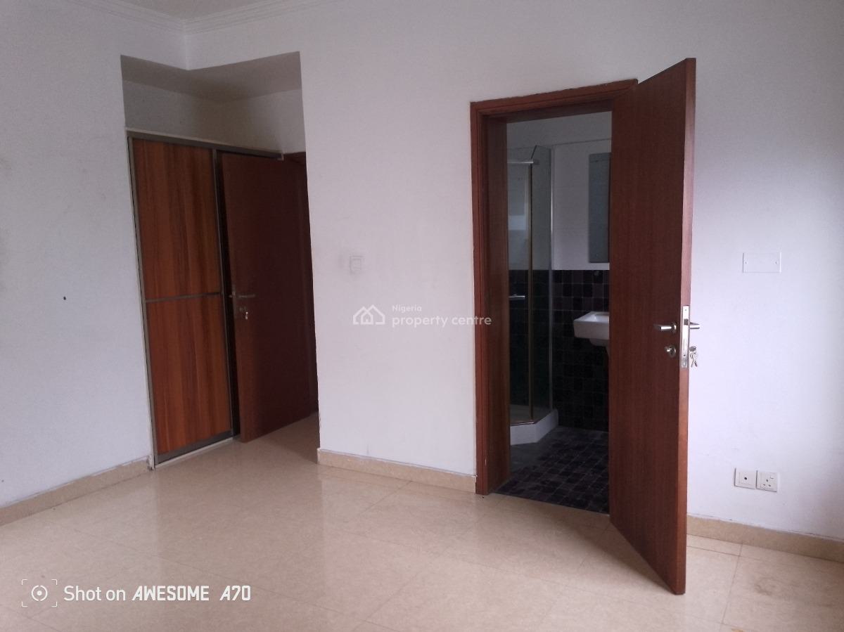 Spacious 3 Bedroom Flat with Bq Upstairs, Admiralty, Lekki Phase 1, Lekki, Lagos, Flat / Apartment for Rent