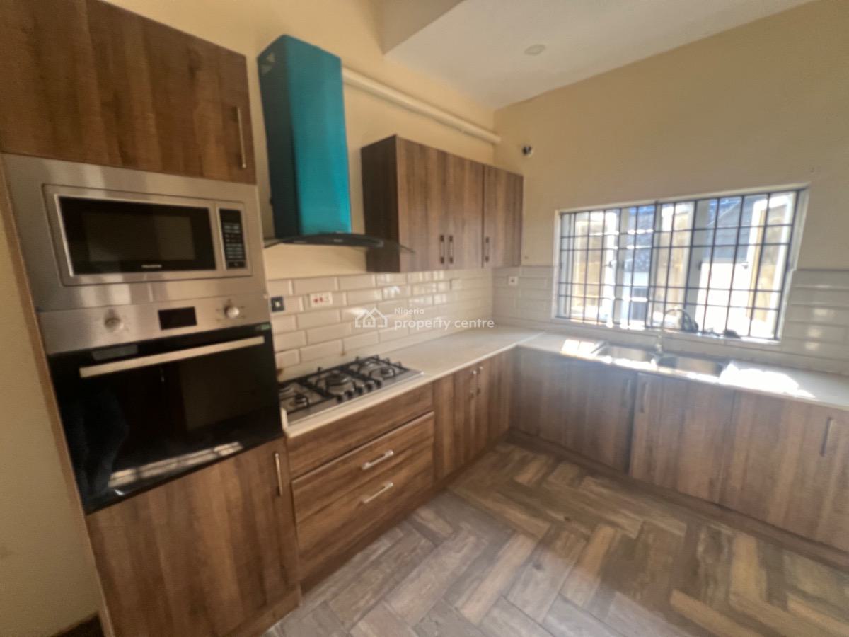 Standard 3 Bedroom Maisonette, Osapa, Lekki, Lagos, Flat / Apartment for Rent