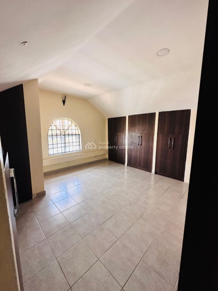 Spacious 3 Bedroom Maisonette in an Estate, Osapa, Lekki, Lagos, House for Rent