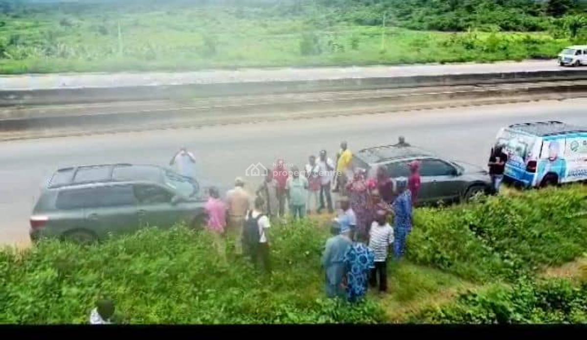 Acres of Prime Land, Lagos Ibadan-expressway, Ibadan, Oyo, Mixed-use Land for Sale