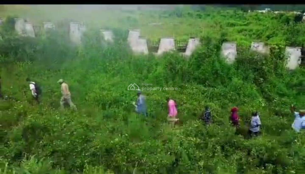 Acres of Prime Land, Lagos Ibadan-expressway, Ibadan, Oyo, Mixed-use Land for Sale