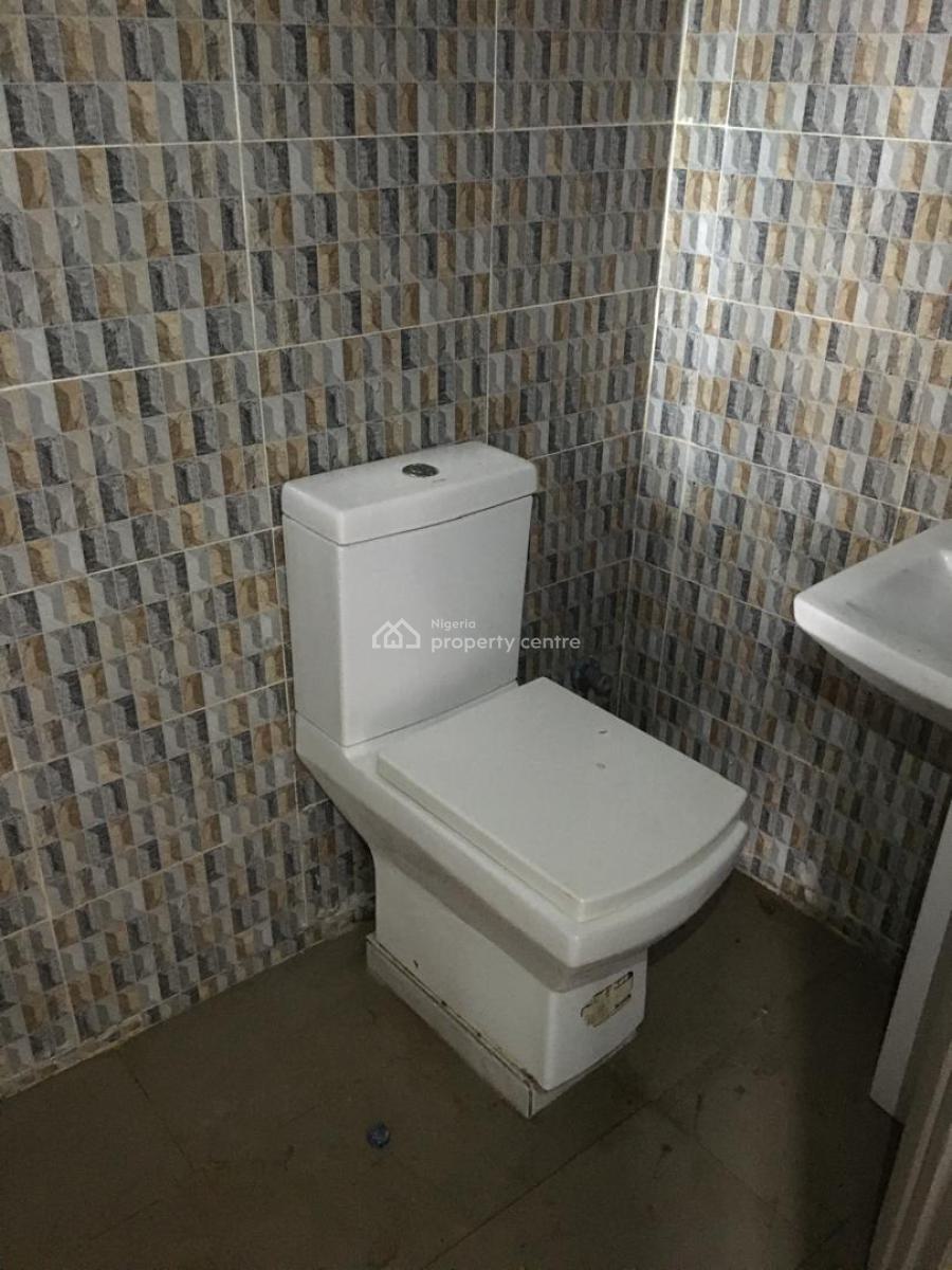 Well Maintained 2 Bedroom Flat, Agungi, Lekki, Lagos, Flat / Apartment for Rent