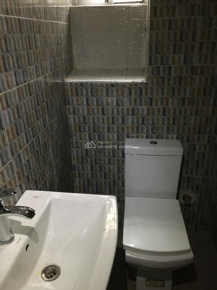Well Maintained 2 Bedroom Flat, Agungi, Lekki, Lagos, Flat / Apartment for Rent