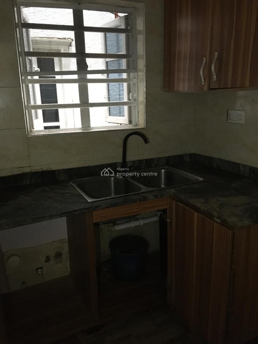 Well Maintained 2 Bedroom Flat, Agungi, Lekki, Lagos, Flat / Apartment for Rent