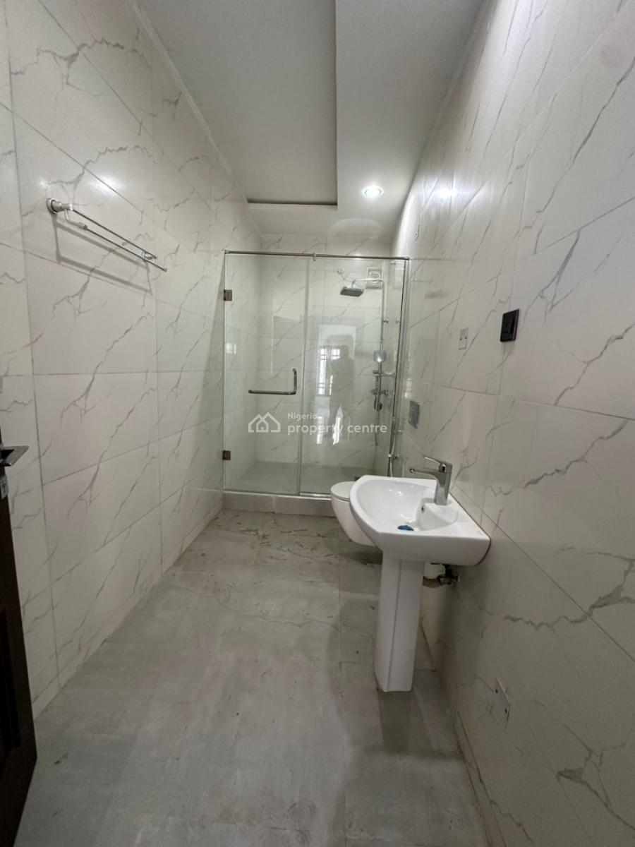 Beautiful Massive 5 Bedrooms, Guzape District, Abuja, Detached Duplex for Sale