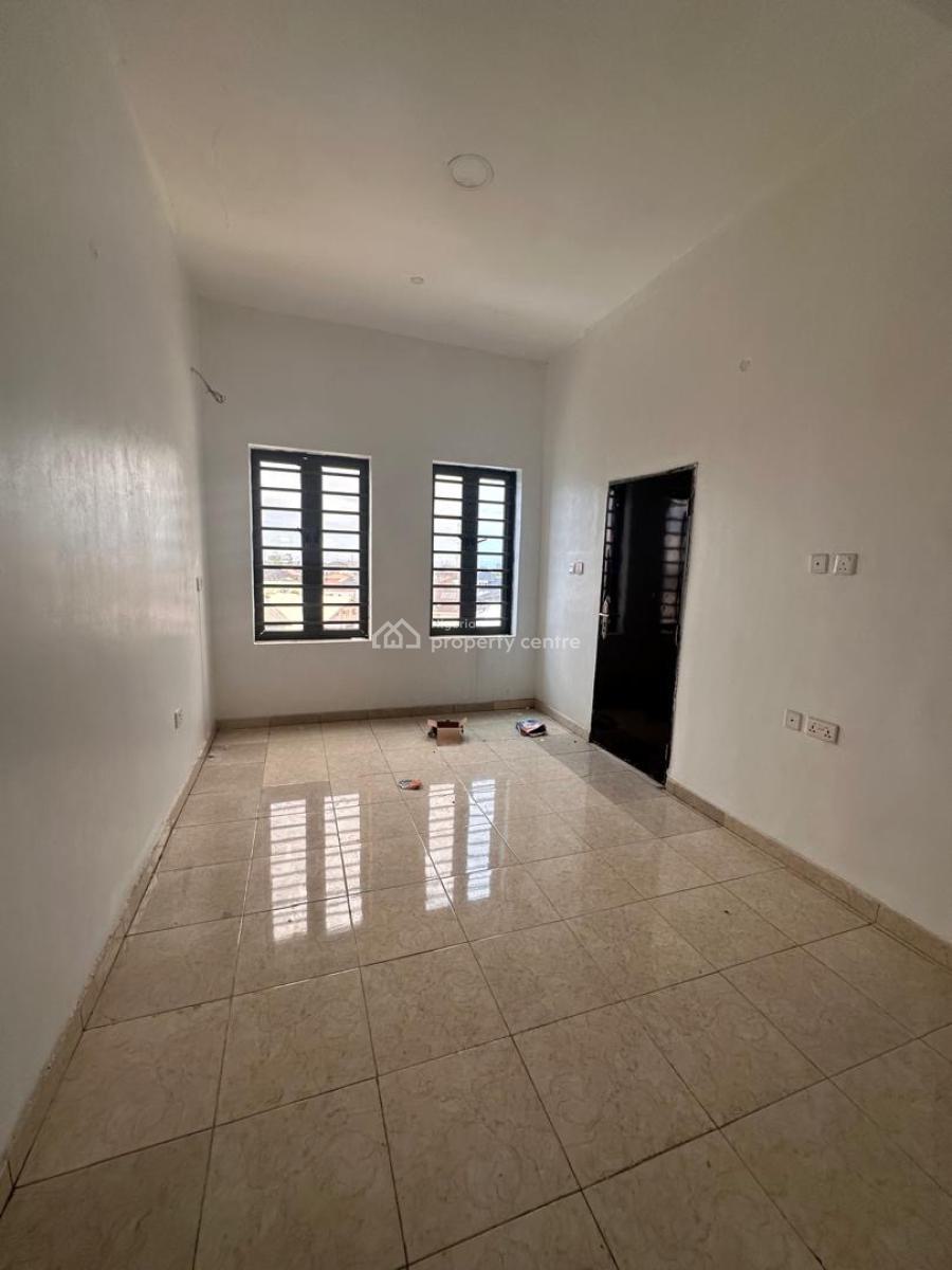 Spacious 2 Bedroom Apartment in a Good Compound, Agungi, Lekki, Lagos, Flat / Apartment for Rent