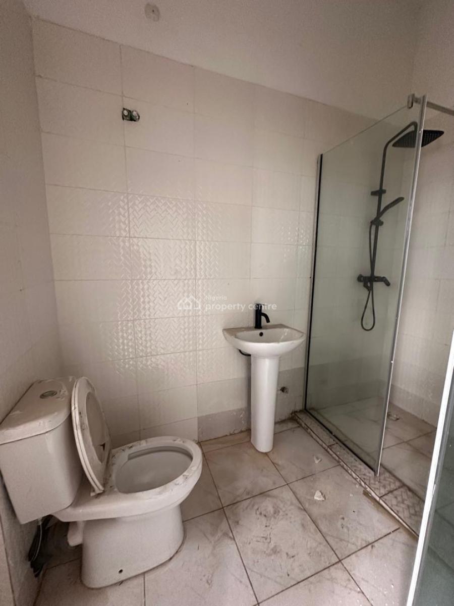Spacious 2 Bedroom Apartment in a Good Compound, Agungi, Lekki, Lagos, Flat / Apartment for Rent