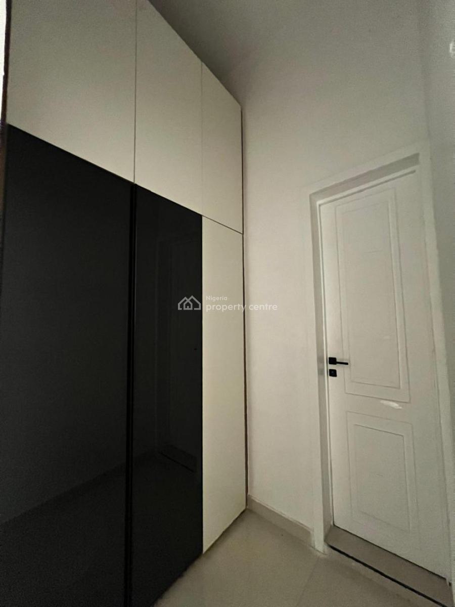 Luxury 3 Bedroom Apartment with Elevator, Swimming Pool & Gym, Lekki Phase 1, Lekki, Lagos, Flat / Apartment for Sale