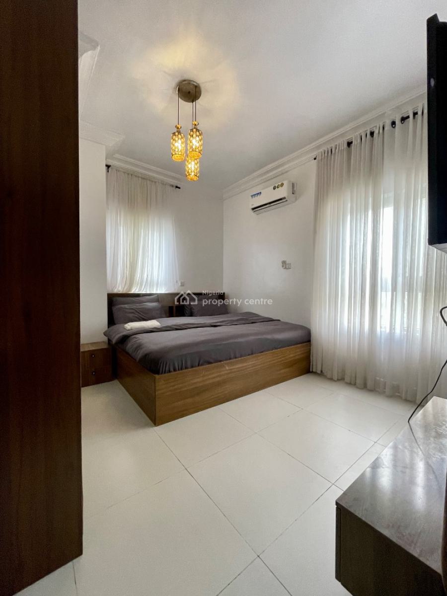 Stylish Apartment,  Modern Comfort, Plot 17, Olubunmi Owa Street, Off Admiralty Way, Lekki Phase 1, Lekki, Lagos, Flat / Apartment Short Let
