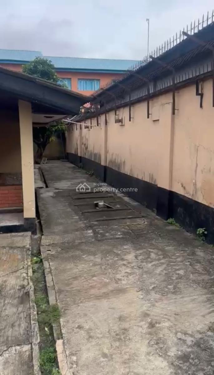 Vacant and Spacious Bungalow, Bode Thomas, Surulere, Lagos, Detached Bungalow for Sale