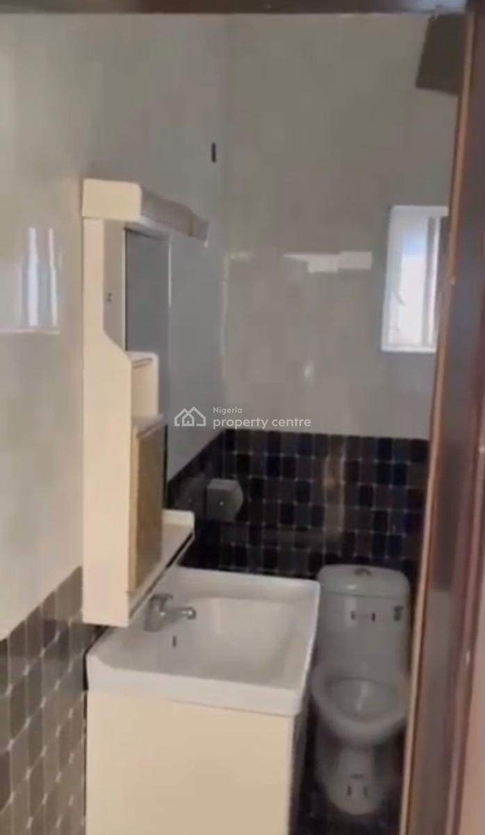 Luxurious Spacious 3 Bedroom En-suite, Tarred Road, By Vio, Mabushi, Abuja, Block of Flats for Sale