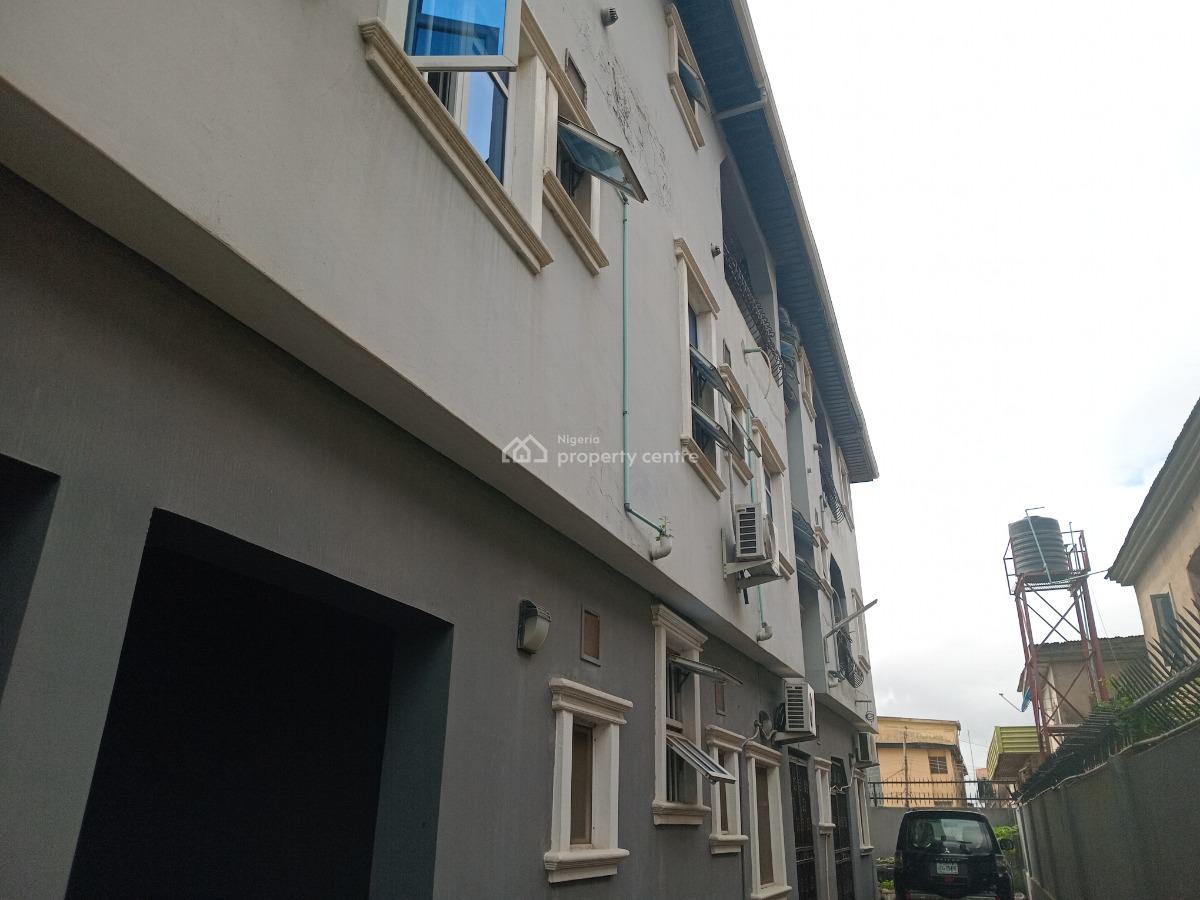 Toronto 3 Bedroom Flat, Pako, Akoka, Yaba, Lagos, Flat / Apartment for Rent