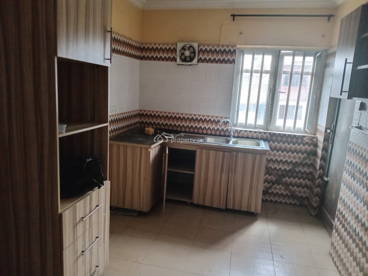 Toronto 3 Bedroom Flat, Pako, Akoka, Yaba, Lagos, Flat / Apartment for Rent