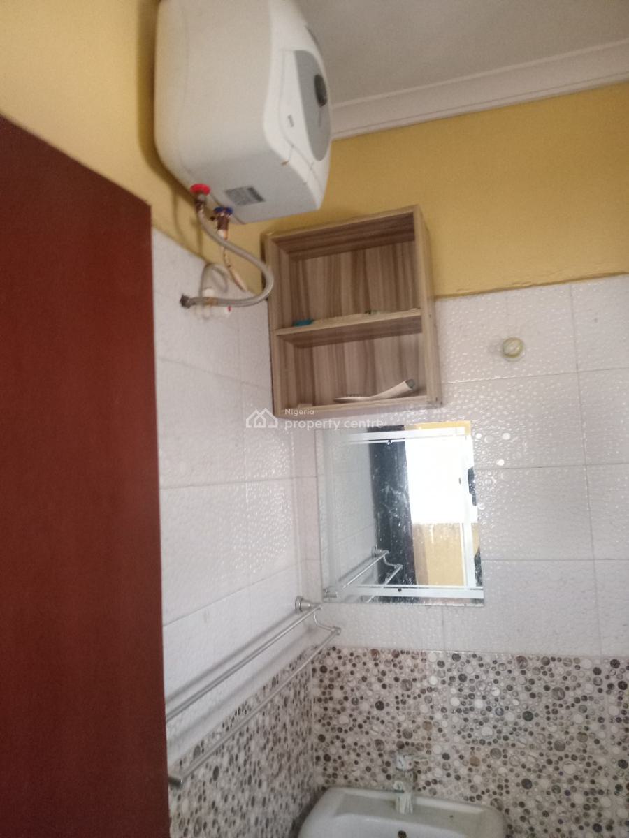 Toronto 3 Bedroom Flat, Pako, Akoka, Yaba, Lagos, Flat / Apartment for Rent