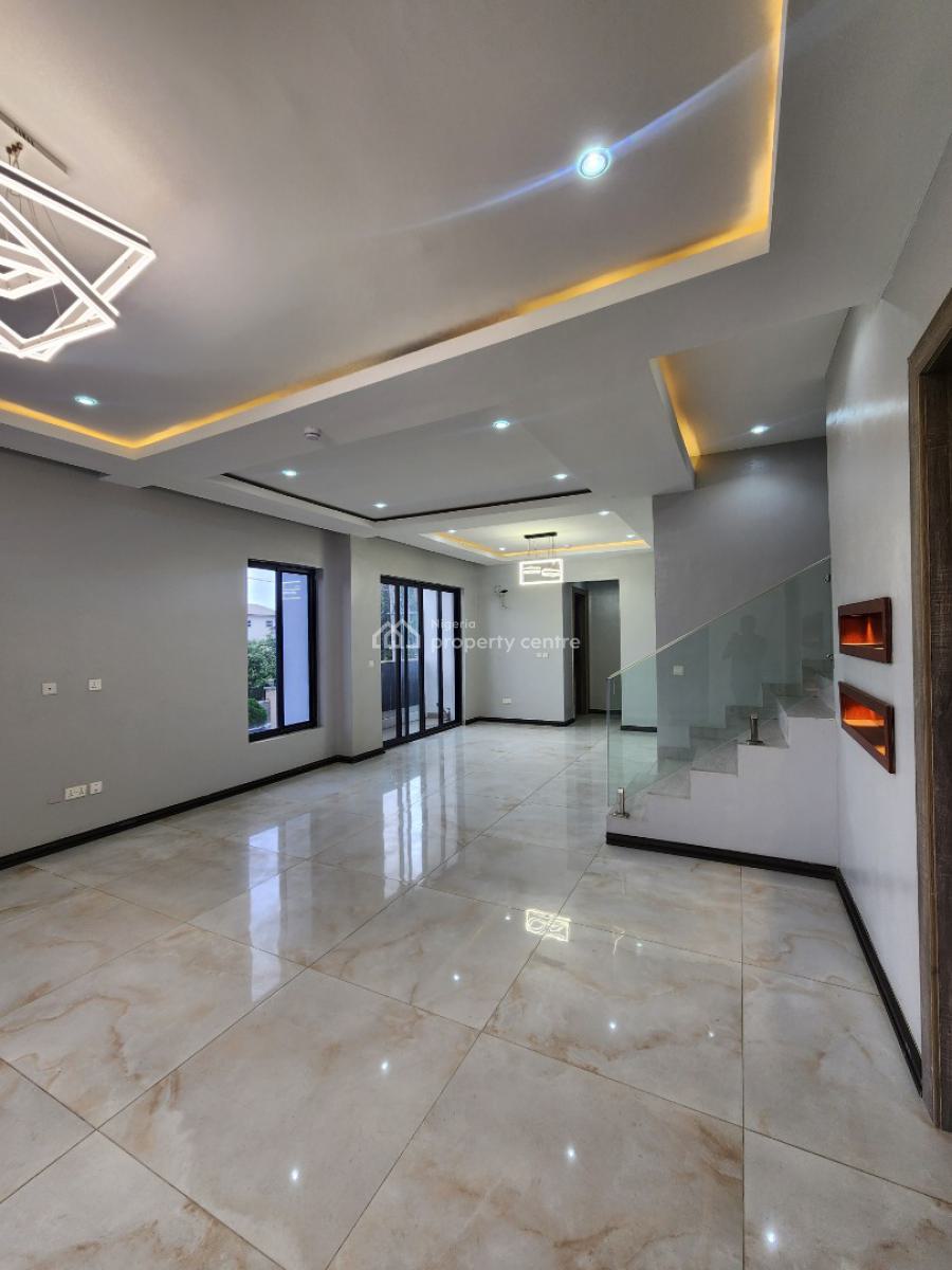 Lovely 4 Bedroom Maisonette with Pool, Gym, Elevator, Lekki Phase 1, Lekki, Lagos, Flat / Apartment for Sale