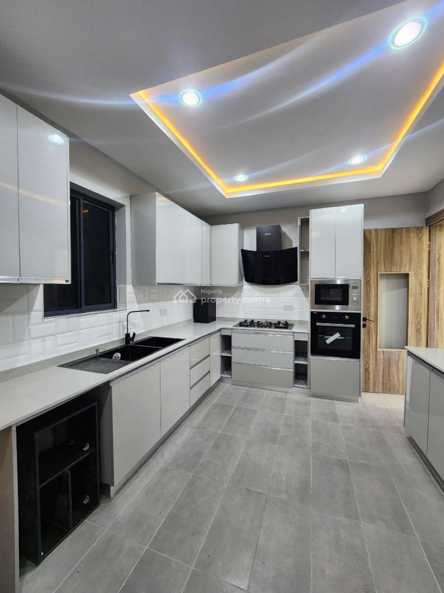Lovely 4 Bedroom Maisonette with Pool, Gym, Elevator, Lekki Phase 1, Lekki, Lagos, Flat / Apartment for Sale