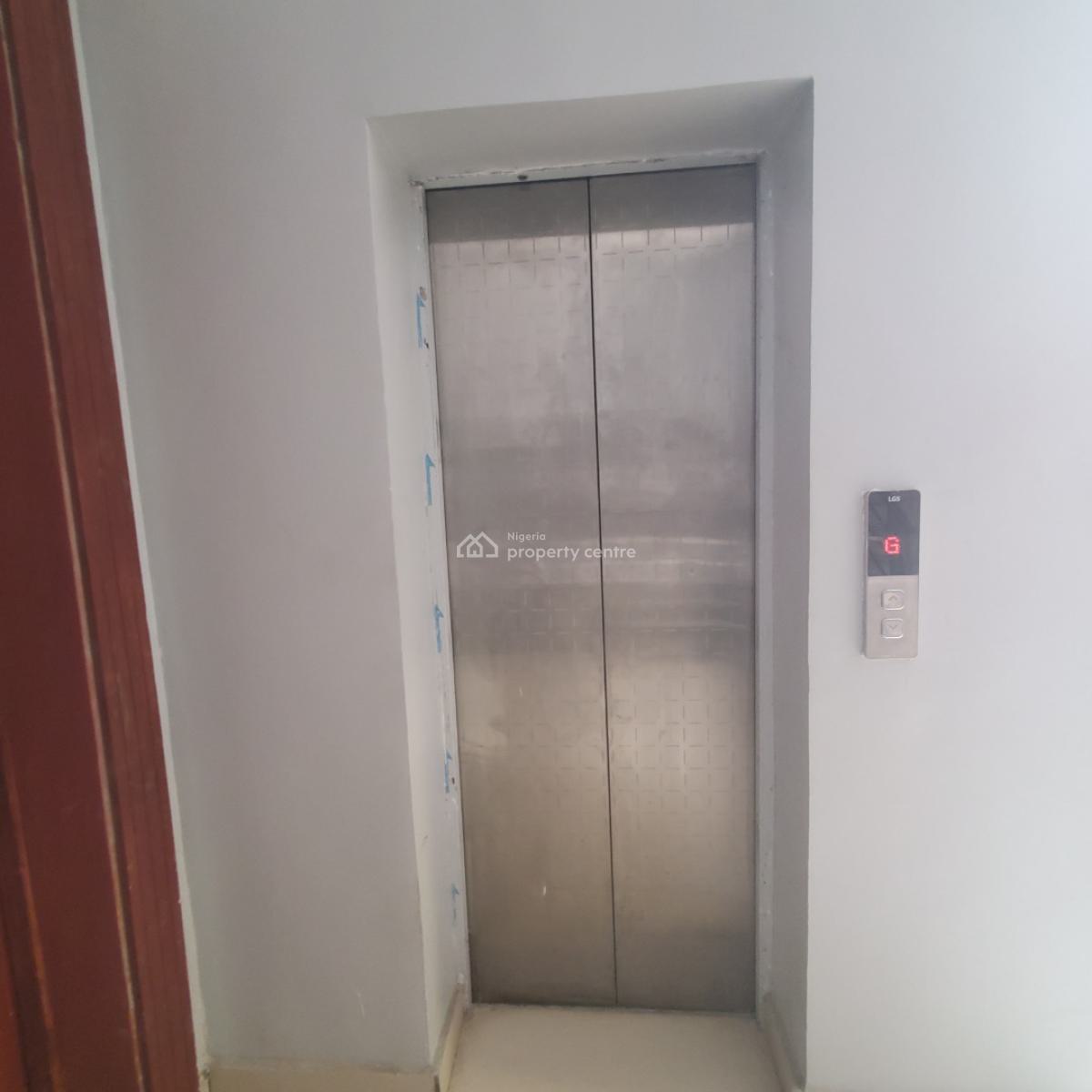 Beautiful  4 Bedroom Maisonette with a Pool, Lekki Phase 1, Lekki, Lagos, Flat / Apartment for Sale
