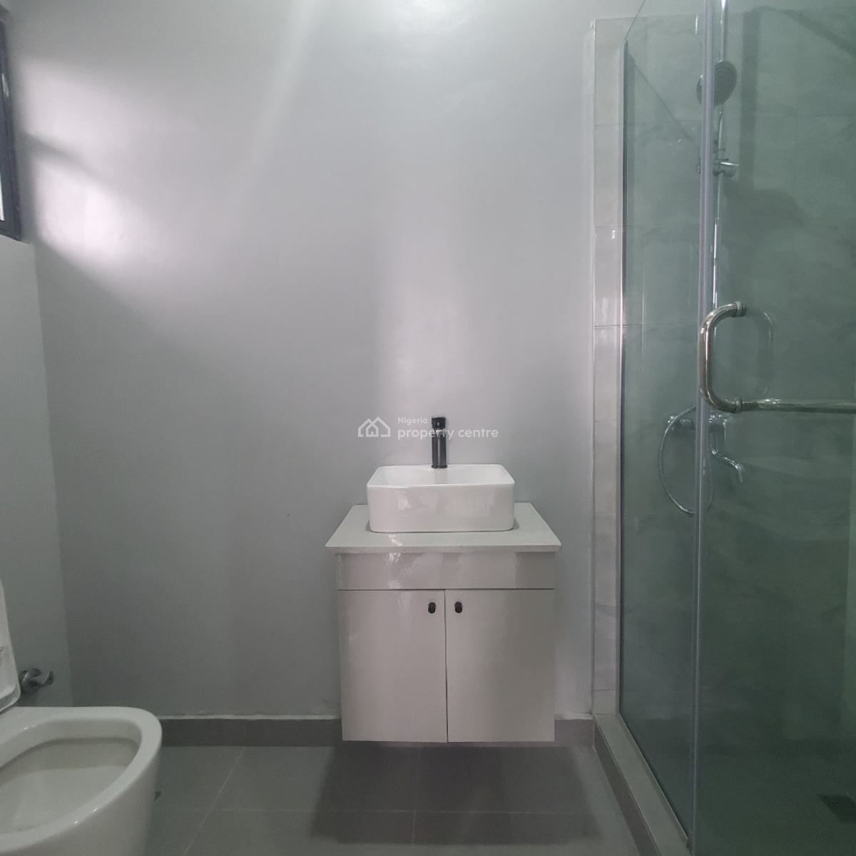 Beautiful  4 Bedroom Maisonette with a Pool, Lekki Phase 1, Lekki, Lagos, Flat / Apartment for Sale