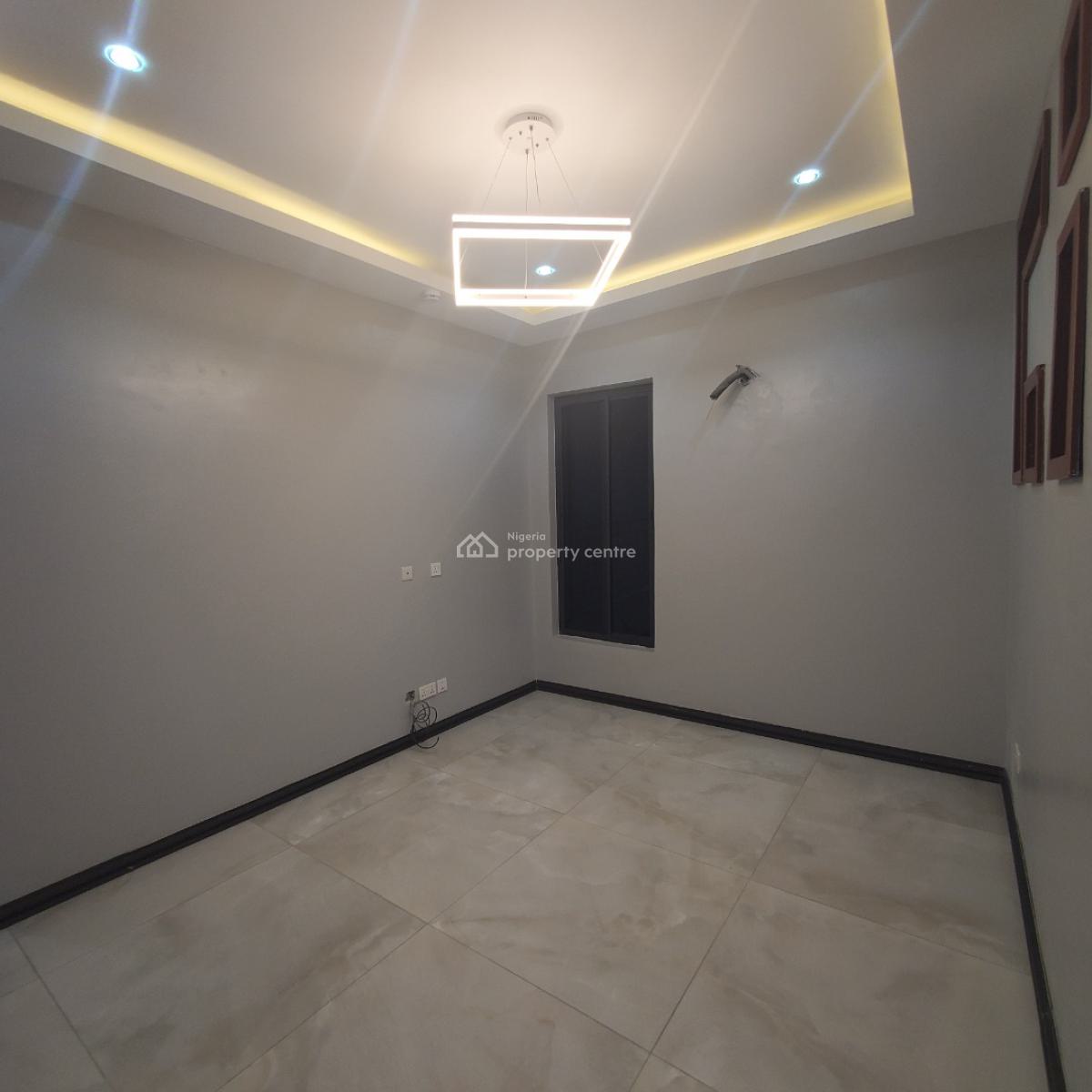 Beautiful  4 Bedroom Maisonette with a Pool, Lekki Phase 1, Lekki, Lagos, Flat / Apartment for Sale
