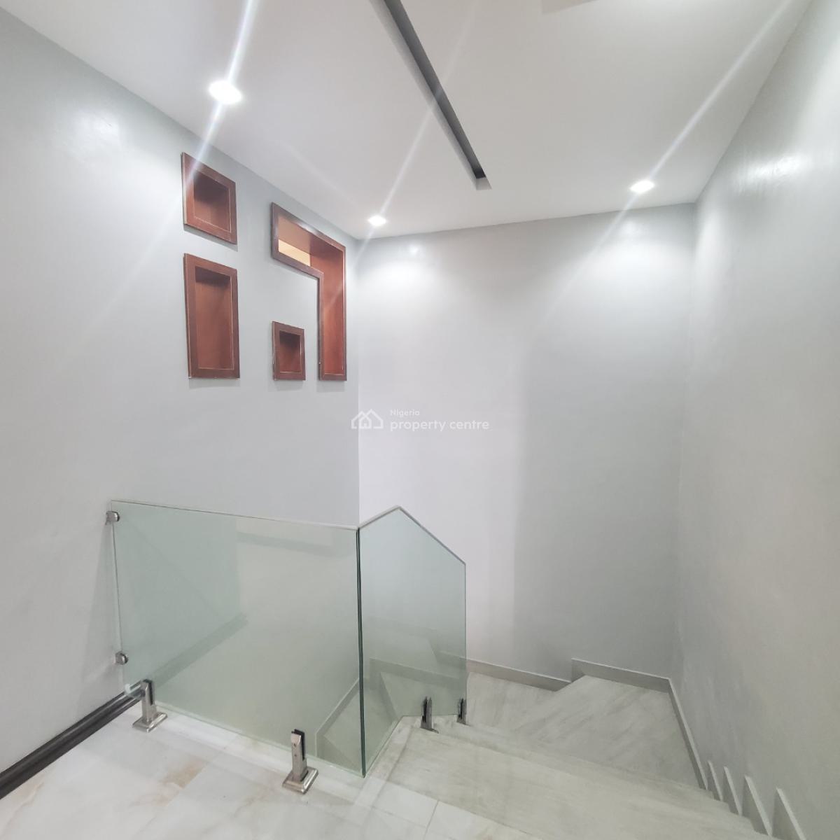 Beautiful  4 Bedroom Maisonette with a Pool, Lekki Phase 1, Lekki, Lagos, Flat / Apartment for Sale