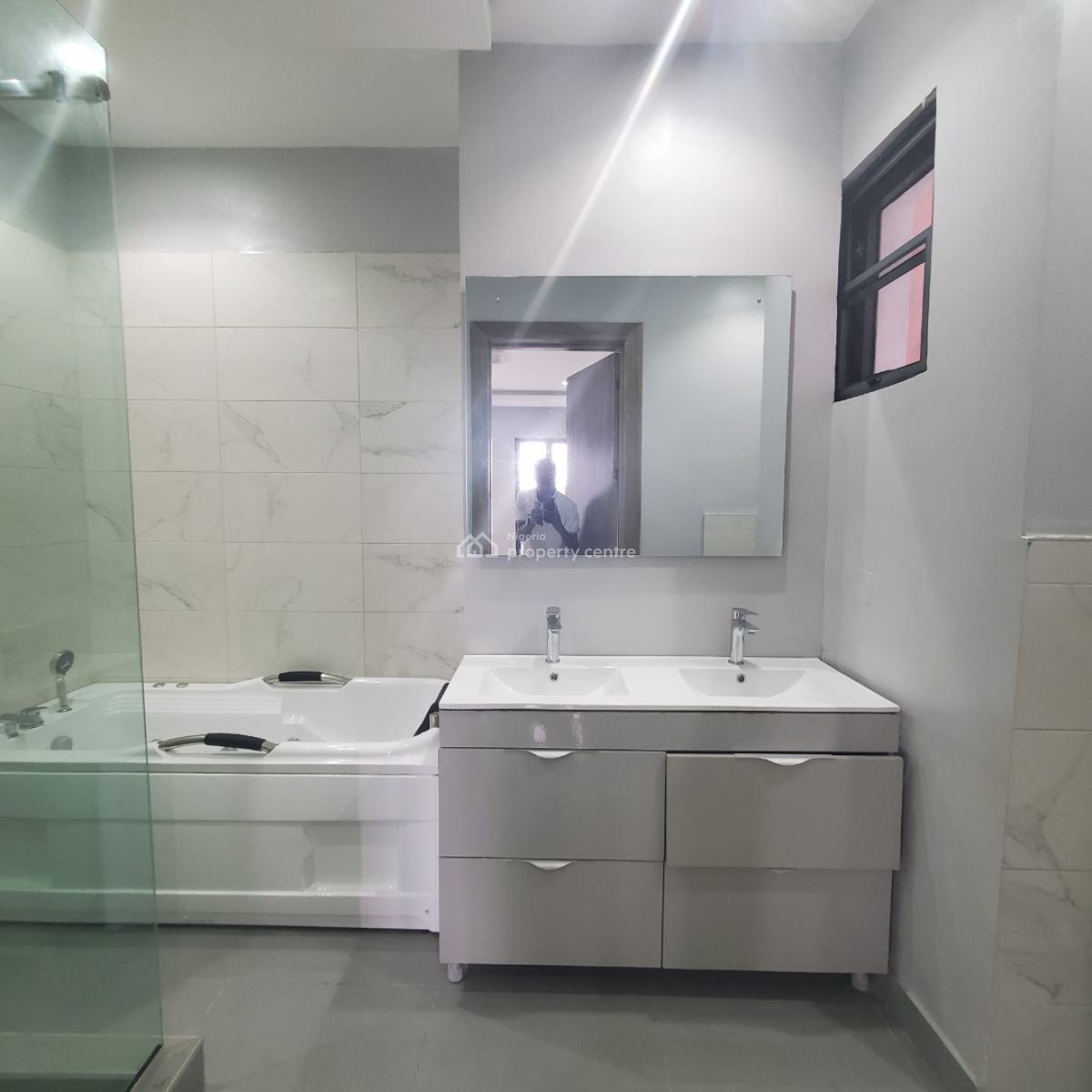 Beautiful  4 Bedroom Maisonette with a Pool, Lekki Phase 1, Lekki, Lagos, Flat / Apartment for Sale