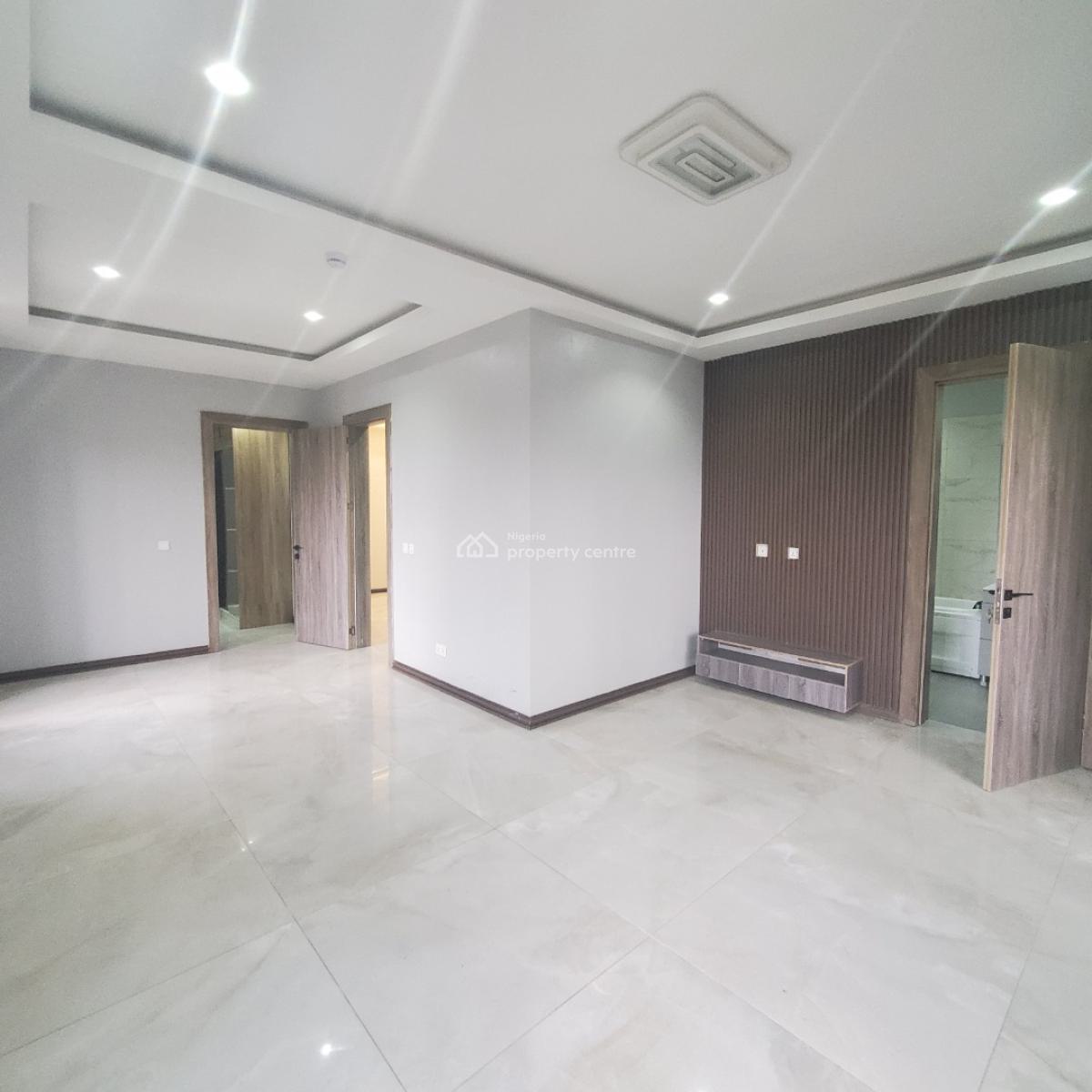 Beautiful  4 Bedroom Maisonette with a Pool, Lekki Phase 1, Lekki, Lagos, Flat / Apartment for Sale
