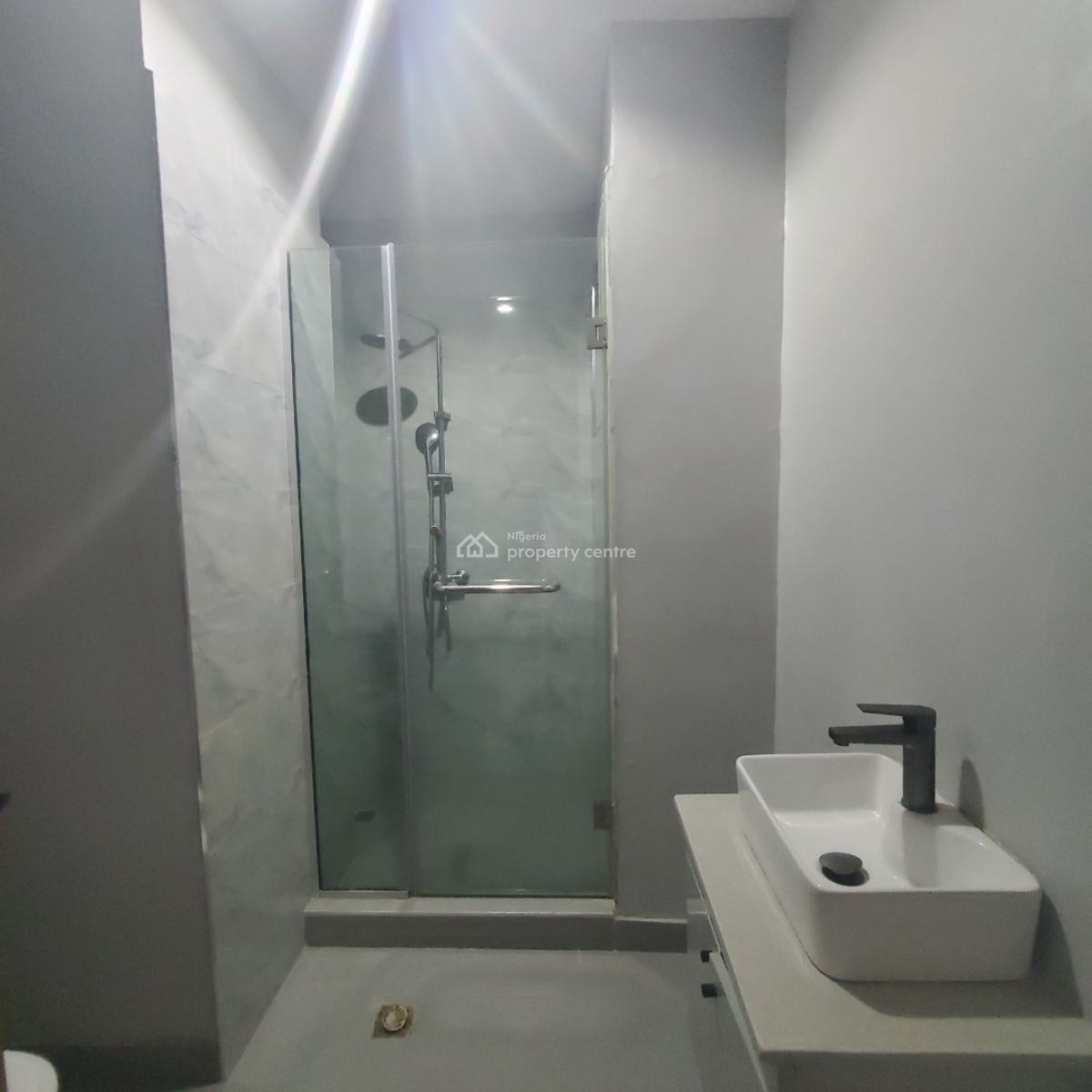 Beautiful  4 Bedroom Maisonette with a Pool, Lekki Phase 1, Lekki, Lagos, Flat / Apartment for Sale