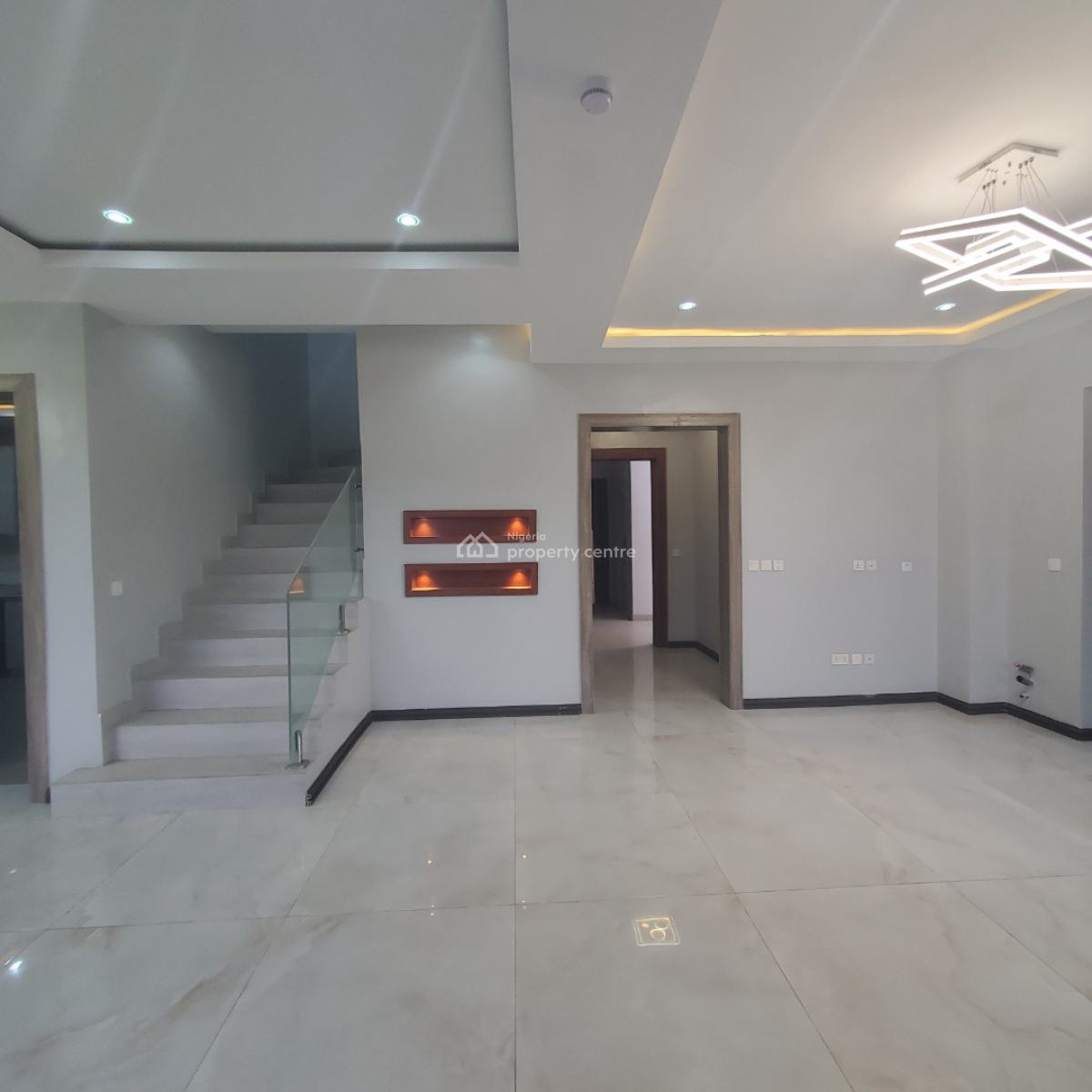 Beautiful  4 Bedroom Maisonette with a Pool, Lekki Phase 1, Lekki, Lagos, Flat / Apartment for Sale