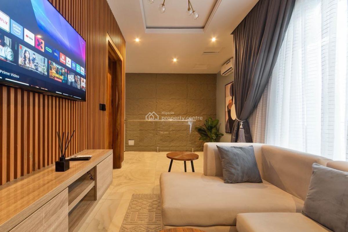 Luxury 1 Bedroom Apartment with 3 Balconies and Other Top Notch Amenit, Lekki Phase 1, Lekki, Lagos, Flat / Apartment Short Let