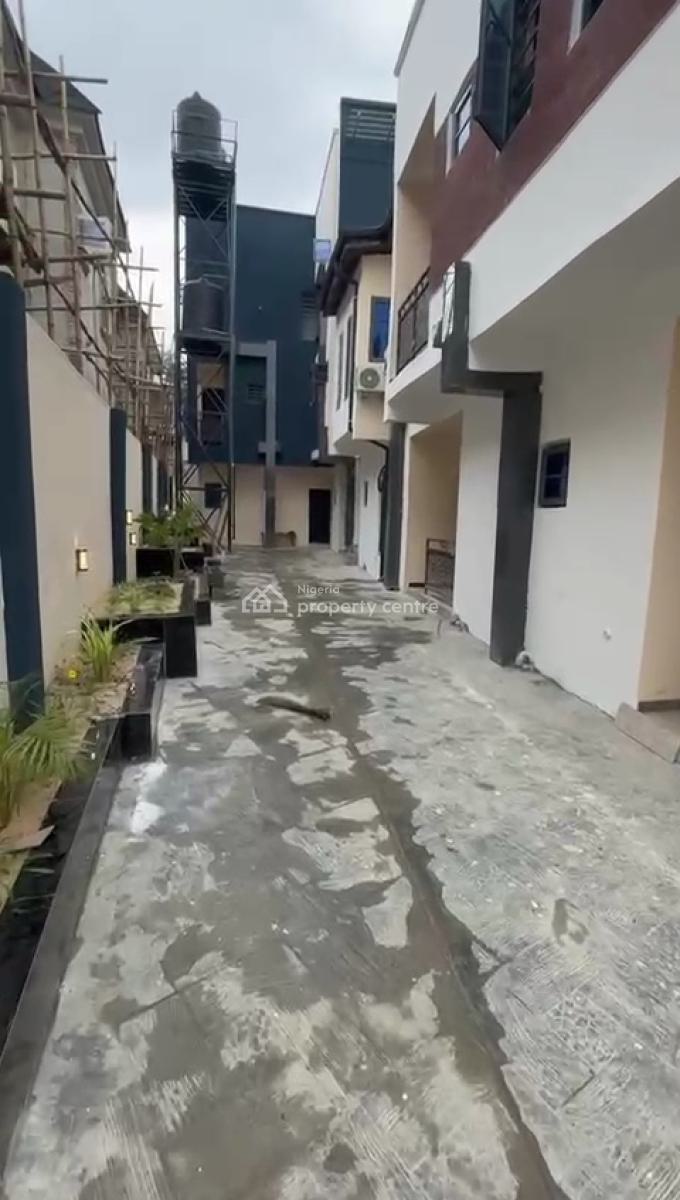 Lovely 1bedroom Flat with 2toilet 1bath, Off Morroco Road, Yaba, Lagos, Mini Flat (room and Parlour) for Rent