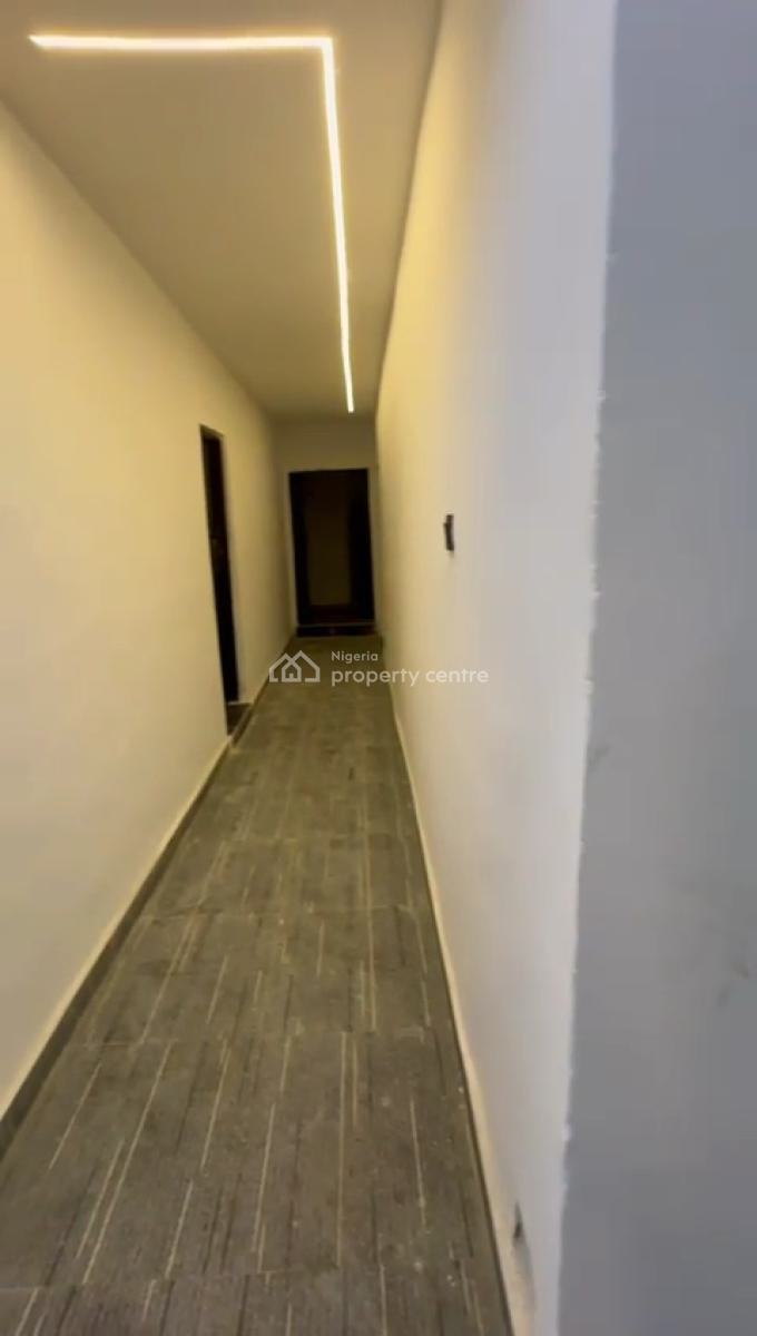Lovely 1bedroom Flat with 2toilet 1bath, Off Morroco Road, Yaba, Lagos, Mini Flat (room and Parlour) for Rent