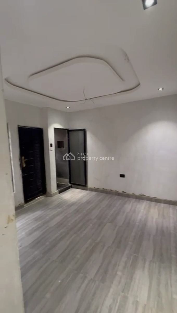 Lovely 1bedroom Flat with 2toilet 1bath, Off Morroco Road, Yaba, Lagos, Mini Flat (room and Parlour) for Rent