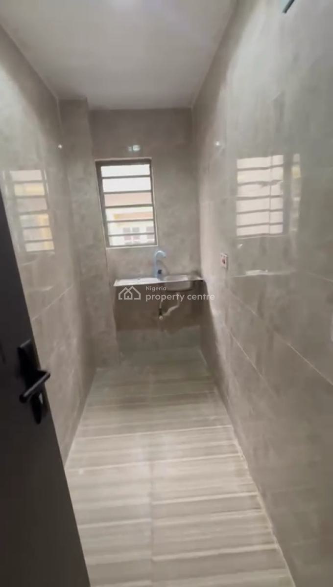 Lovely 1bedroom Flat with 2toilet 1bath, Off Morroco Road, Yaba, Lagos, Mini Flat (room and Parlour) for Rent