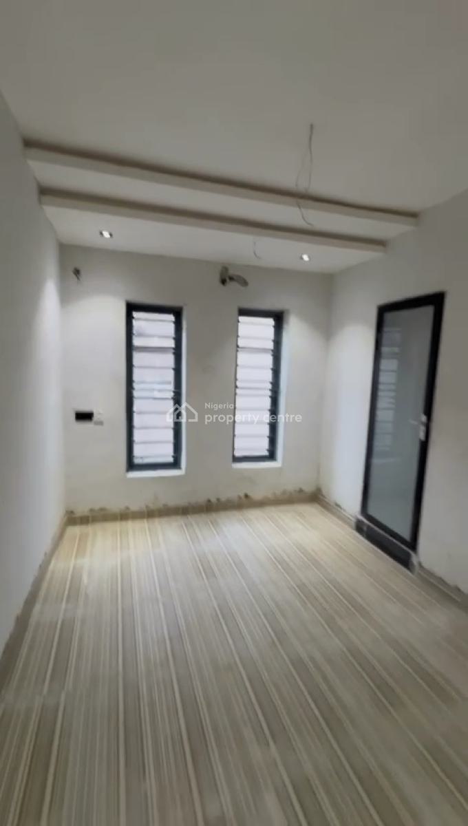 Lovely 1bedroom Flat with 2toilet 1bath, Off Morroco Road, Yaba, Lagos, Mini Flat (room and Parlour) for Rent
