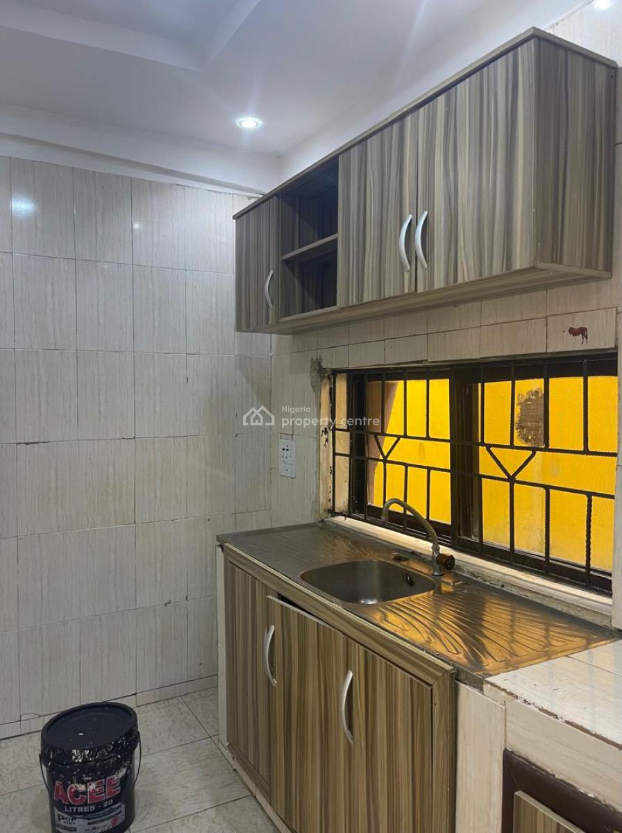 Brazil 3bd Flat, Akoka By Pako Chemist, Akoka, Yaba, Lagos, Flat / Apartment for Rent