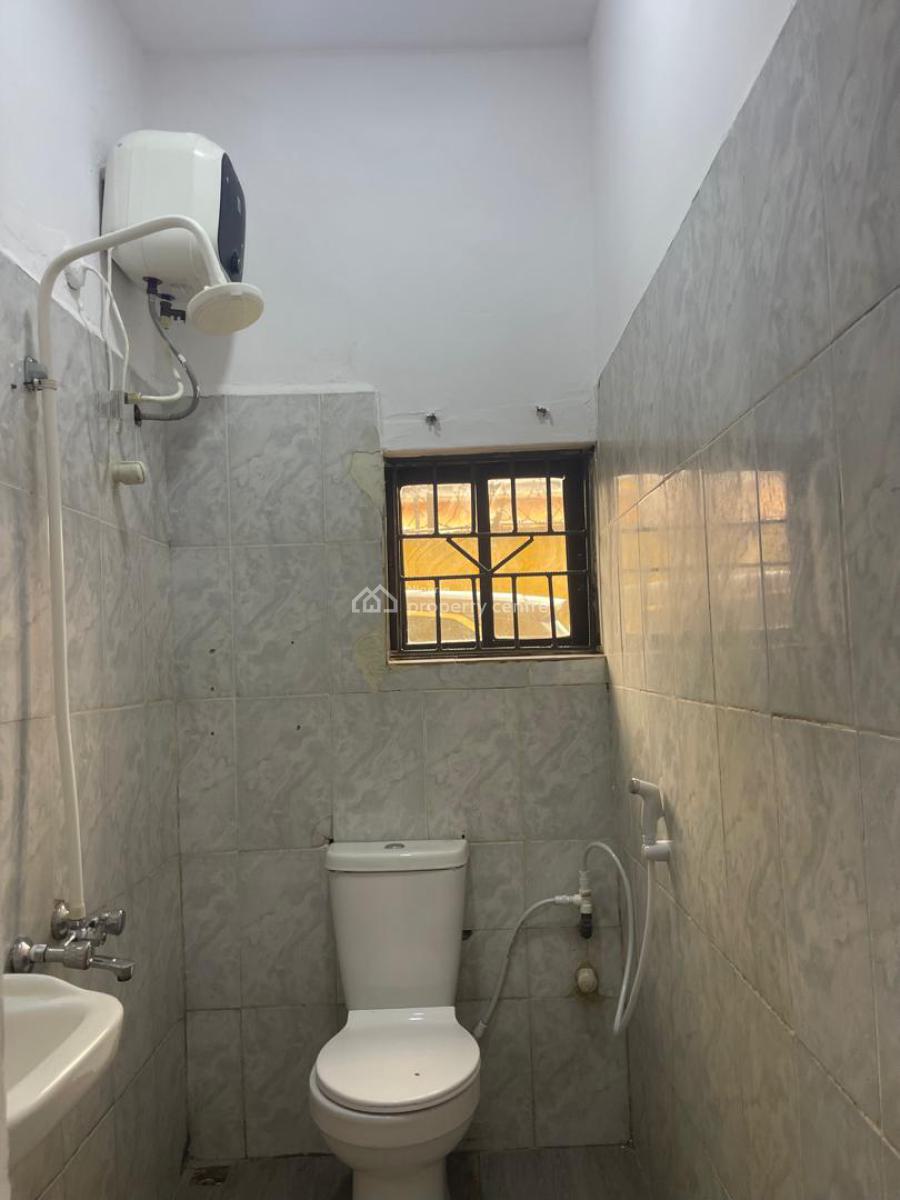 Brazil 3bd Flat, Akoka By Pako Chemist, Akoka, Yaba, Lagos, Flat / Apartment for Rent