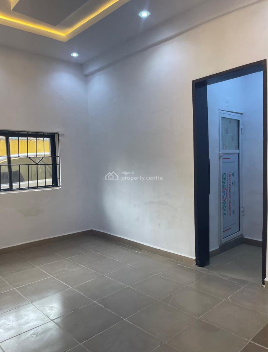 Brazil 3bd Flat, Akoka By Pako Chemist, Akoka, Yaba, Lagos, Flat / Apartment for Rent