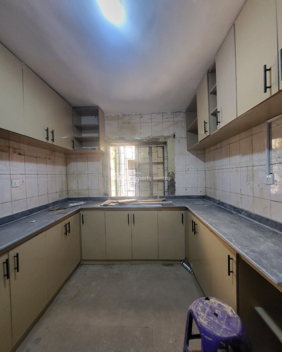 Luxurious Massive 2 Bedrooms Flat, Near Shagari Plaza, Area 1, Garki, Abuja, Flat / Apartment for Rent