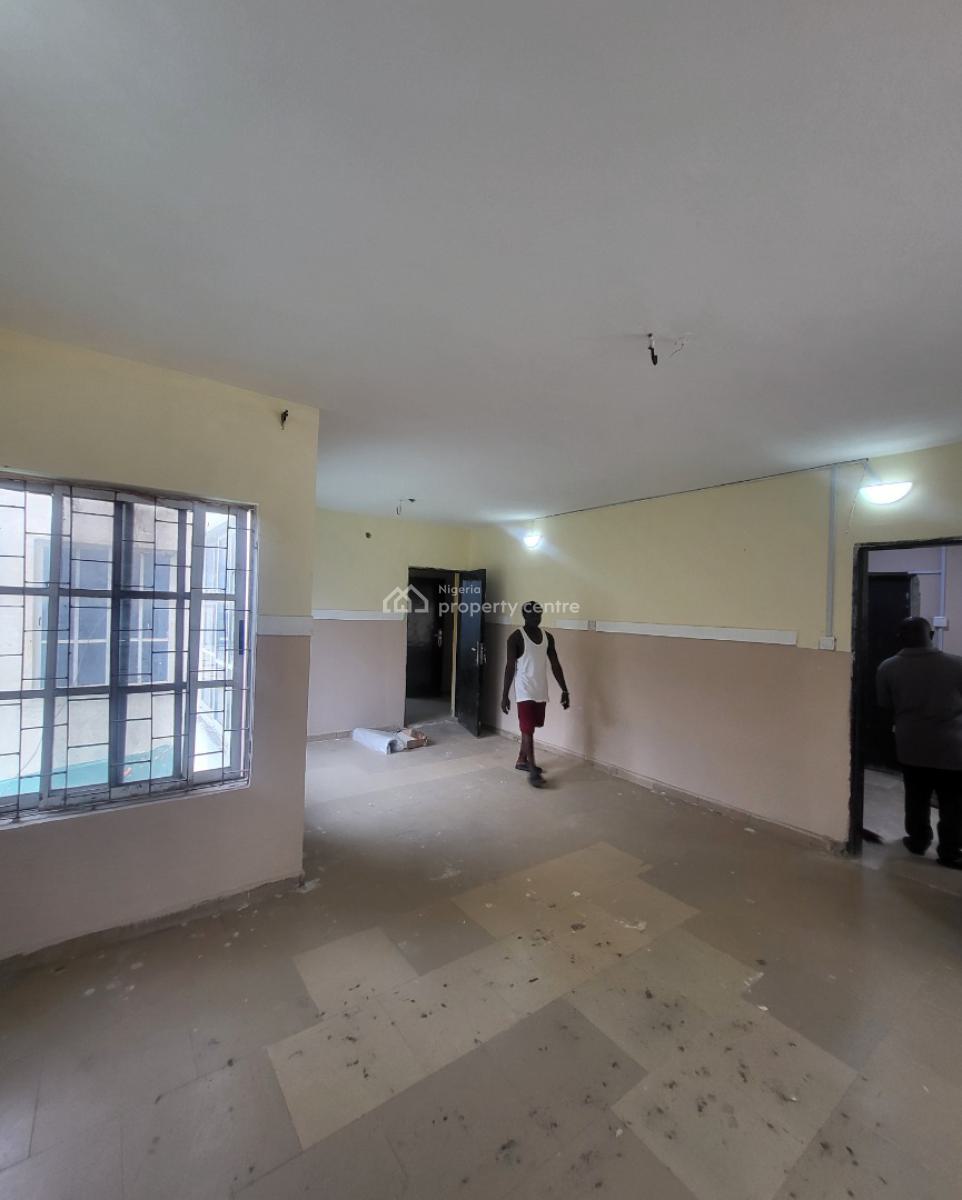 Luxurious Massive 2 Bedrooms Flat, Near Shagari Plaza, Area 1, Garki, Abuja, Flat / Apartment for Rent