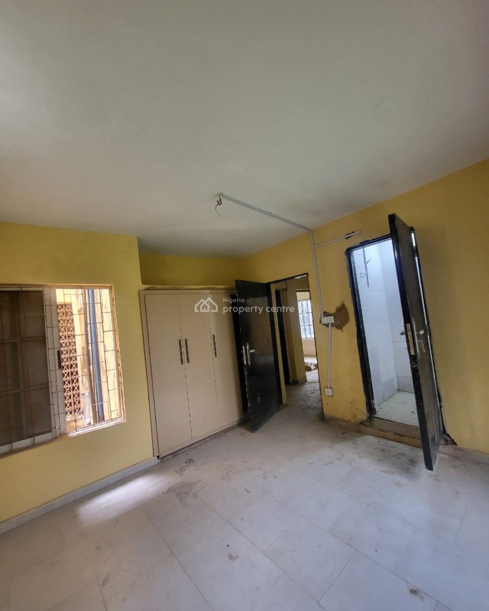 Luxurious Massive 2 Bedrooms Flat, Near Shagari Plaza, Area 1, Garki, Abuja, Flat / Apartment for Rent