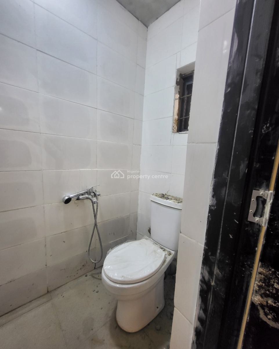 Luxurious Massive 2 Bedrooms Flat, Near Shagari Plaza, Area 1, Garki, Abuja, Flat / Apartment for Rent
