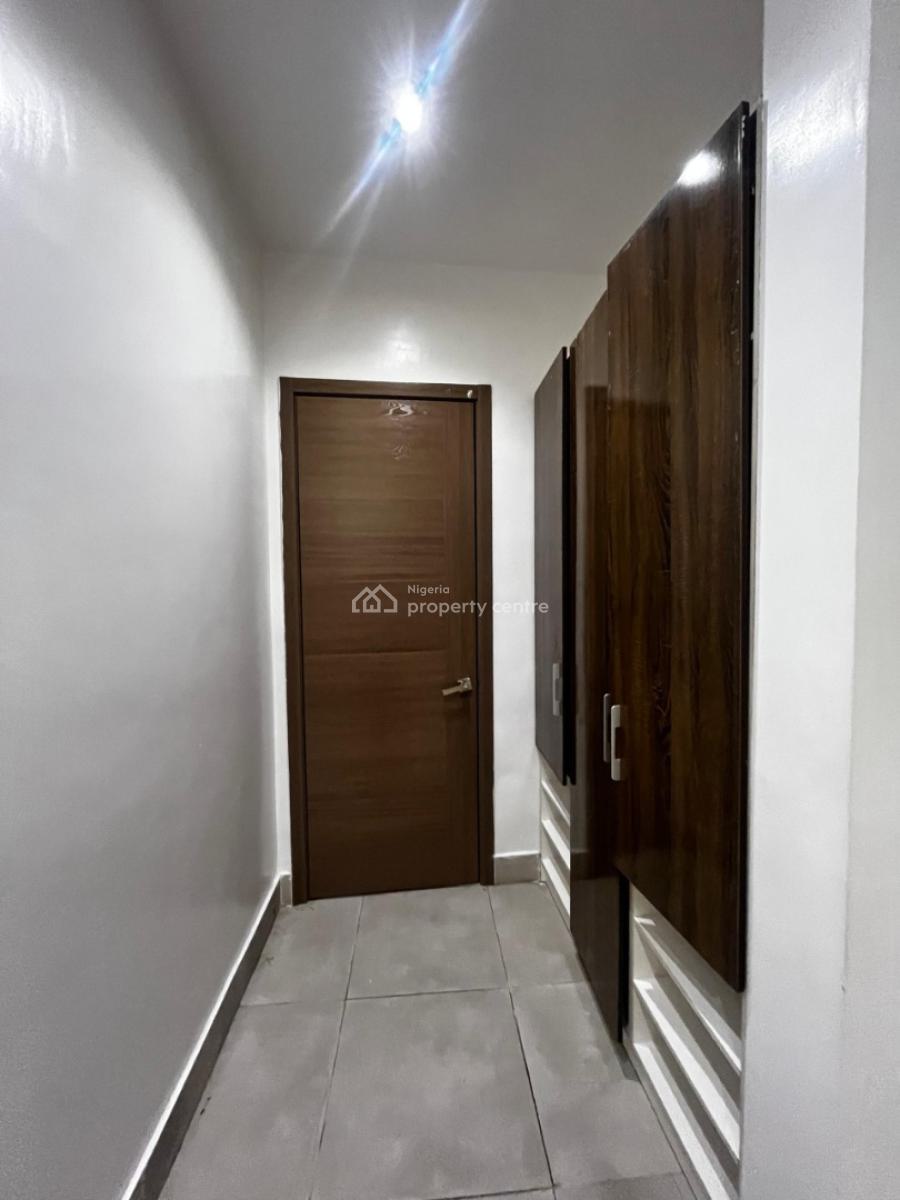 a 2 Bedroom Apartment, Lekki Phase 1, Lekki, Lagos, Flat / Apartment for Rent