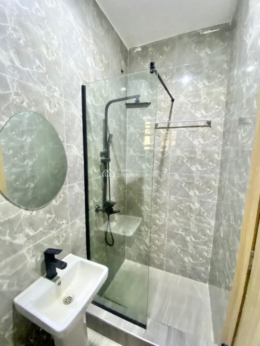 an Executive Two Bedroom Flat, Crest View Estate Besides Blenco Mall Ajah Lekki Phase2, Lekki, Lagos, Flat / Apartment for Rent