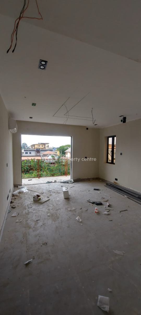Lovely Built 4 Bedroom Terrace Duplex +bq, Obanikoro, Shomolu, Lagos, Terraced Duplex for Sale