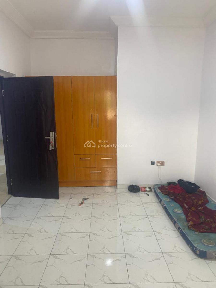 Spacious 3 Bedrooms Flat / Apartment, Mercy Land Estate, By Magodo Phase 1, Magodo, Lagos, Flat / Apartment for Rent
